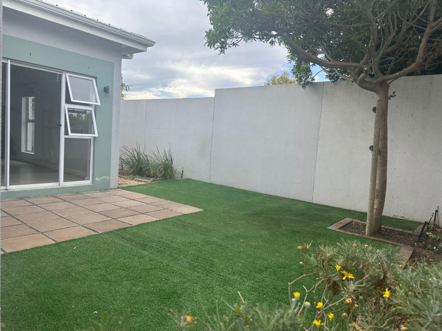 To Let 3 Bedroom Property for Rent in Burgundy Estate Western Cape